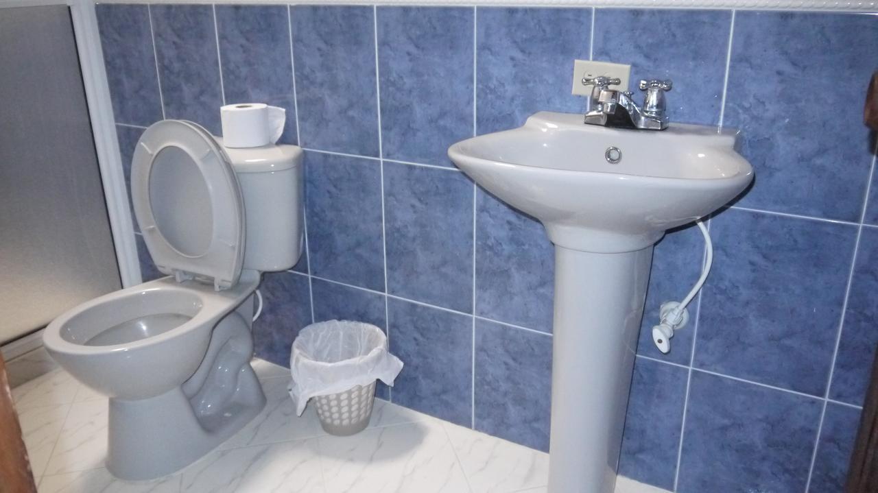Hostal Naty Luna Jardin Ngoại thất bức ảnh