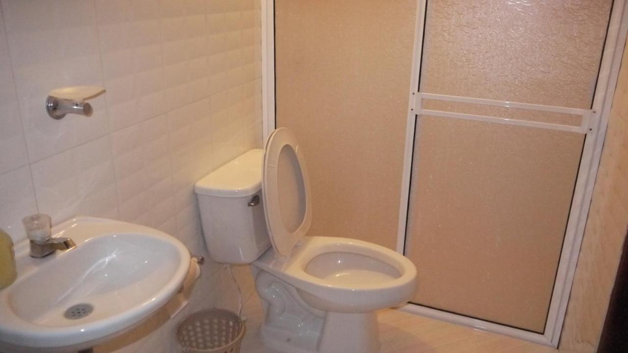 Hostal Naty Luna Jardin Ngoại thất bức ảnh