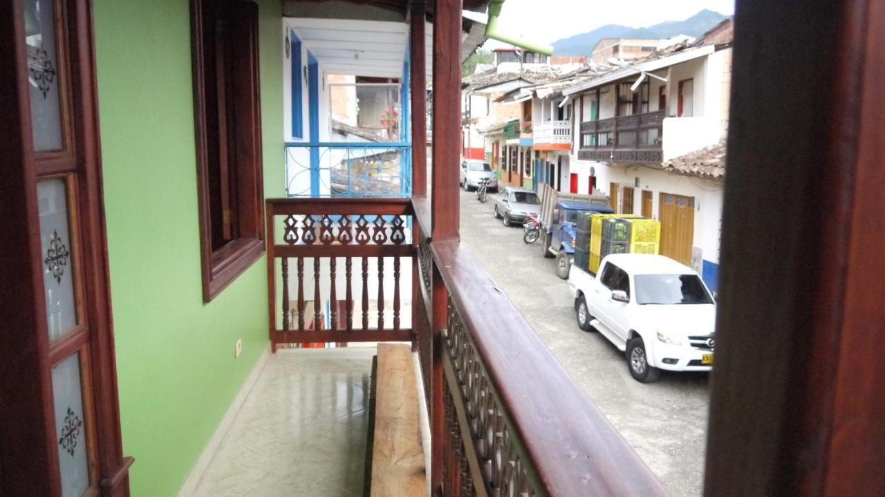 Hostal Naty Luna Jardin Ngoại thất bức ảnh