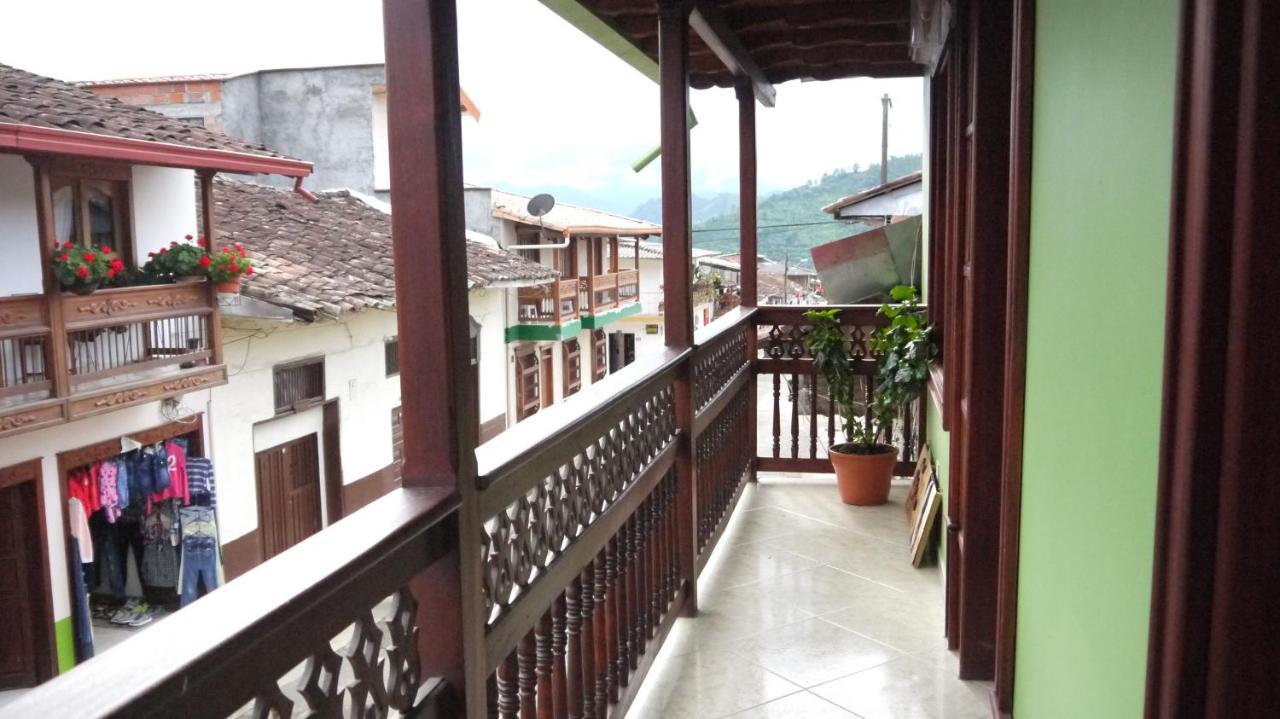 Hostal Naty Luna Jardin Ngoại thất bức ảnh
